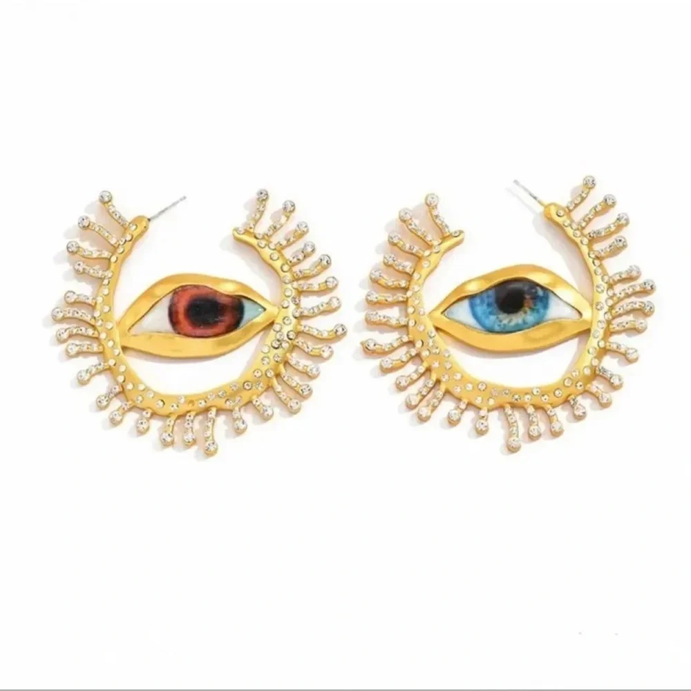 GAZE HOOP GOLD EYES EARRINGS - Picture 7 of 13